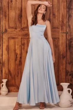 La Divine satinkjole B8402