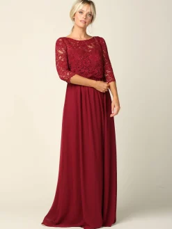 Lang festkjole med blondeærmer