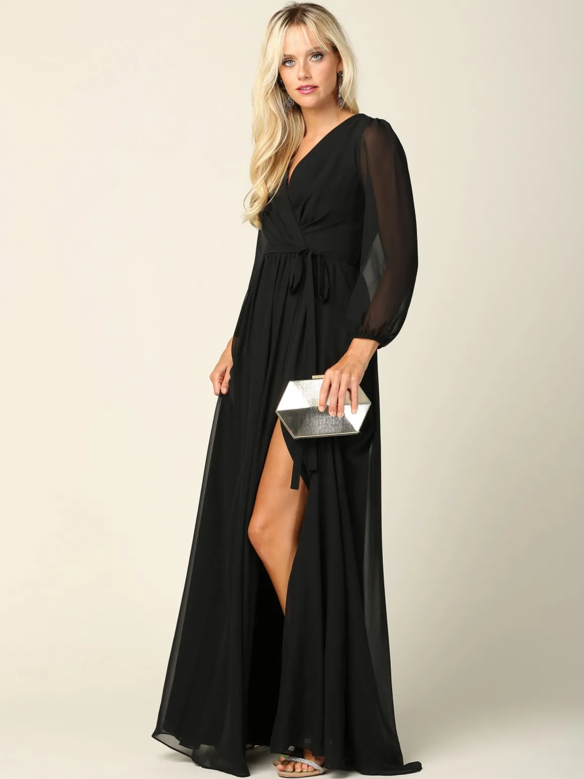Sort lang festkjole med ballonærmer