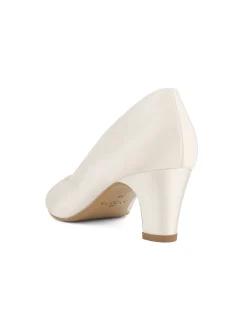 Avalia - Grace Pumps - White