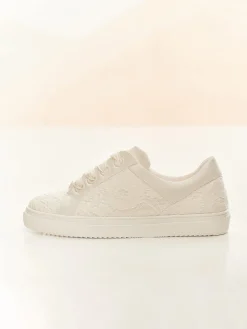 Avalia - Zoey Sneakers - White