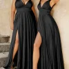 La Divine 7469 sort satinkjole